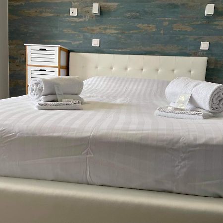 Quinéville Hotel De La Plage מראה חיצוני תמונה