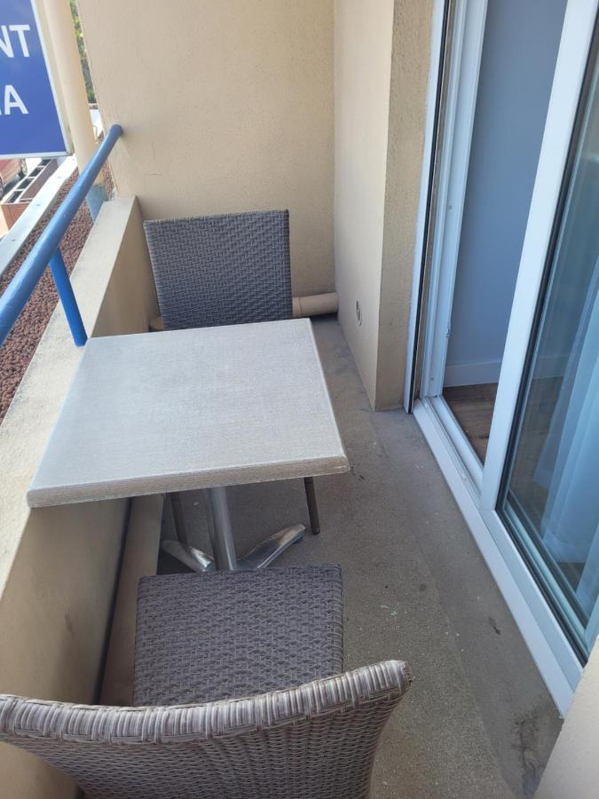 Quinéville Hotel De La Plage מראה חיצוני תמונה