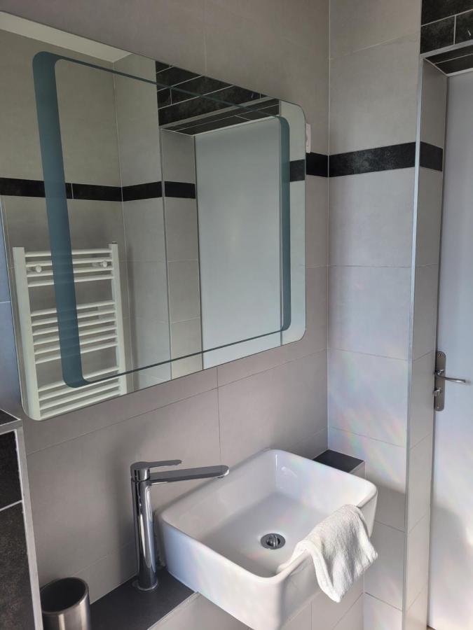 Quinéville Hotel De La Plage מראה חיצוני תמונה