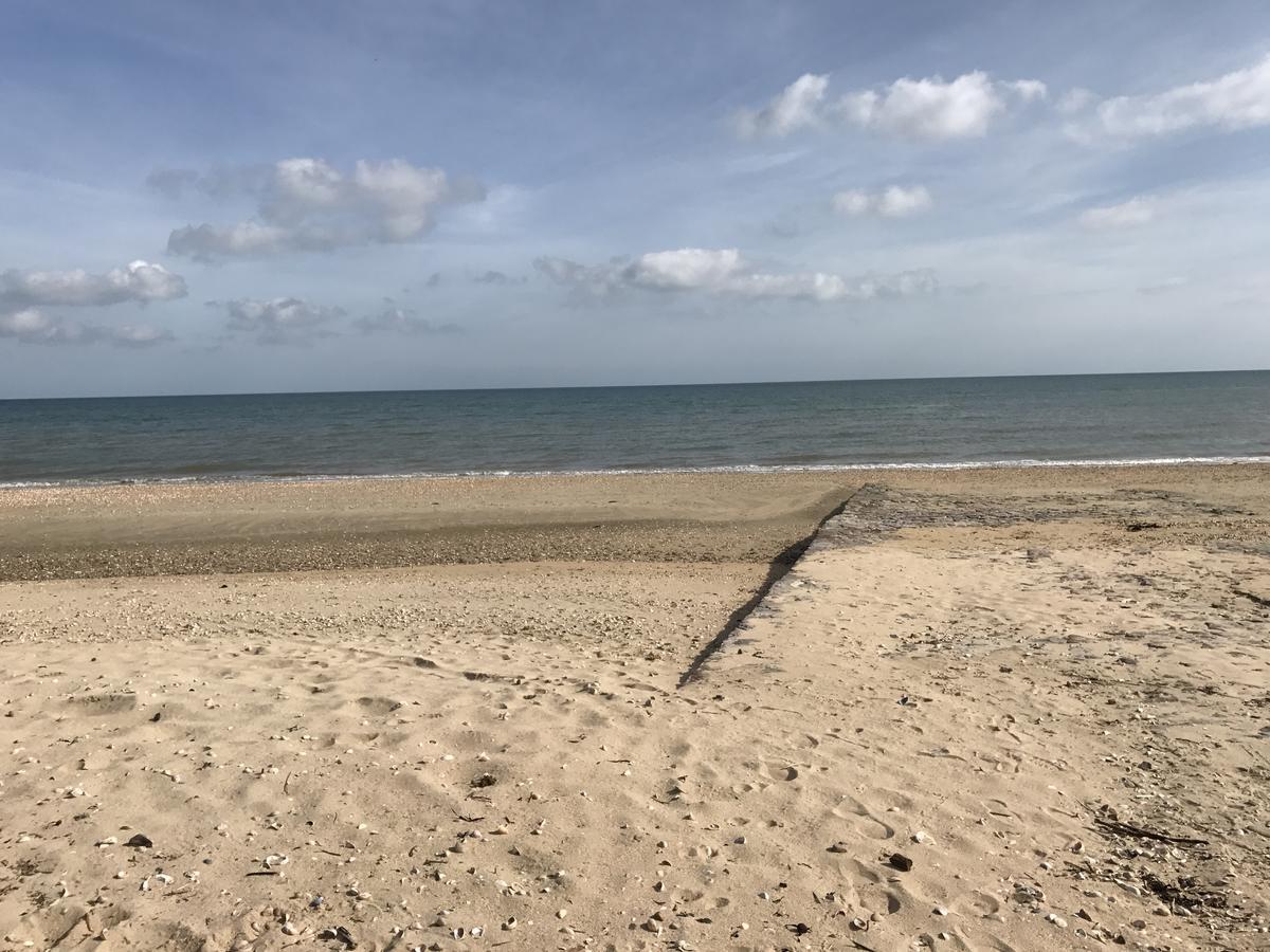 Quinéville Hotel De La Plage מראה חיצוני תמונה